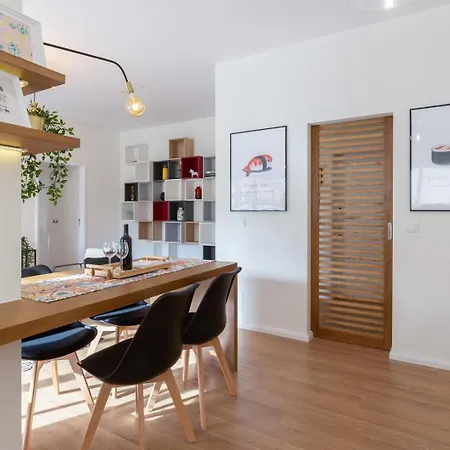 Hostwise - Bright & Spacious Flat
