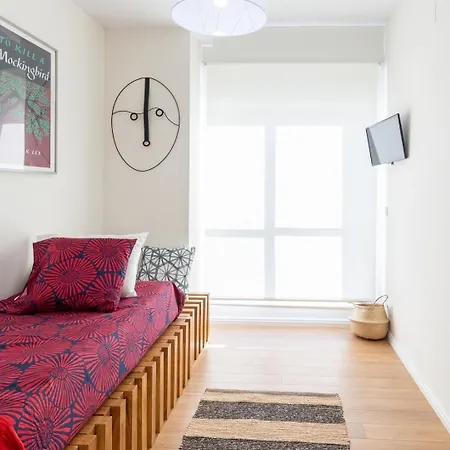 アパート Hostwise - Bright & Spacious Flat *