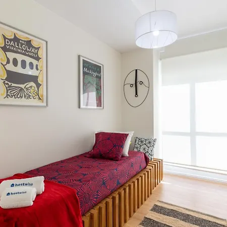 Hostwise - Bright & Spacious Flat *