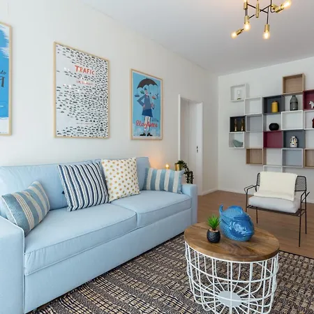 アパート Hostwise - Bright & Spacious Flat ポルト