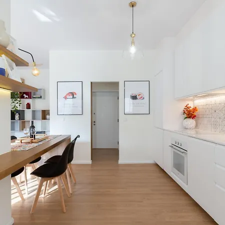 Hostwise - Bright & Spacious Flat アパート *