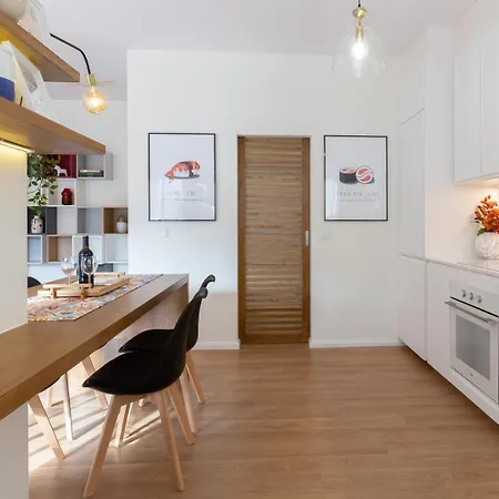 アパート Hostwise - Bright & Spacious Flat *