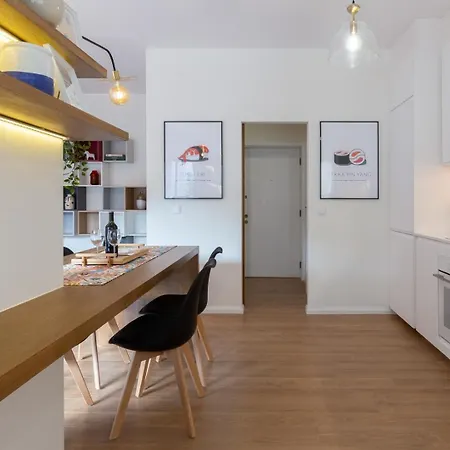 Hostwise - Bright & Spacious Flat アパート ポルト