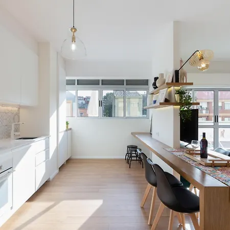 Hostwise - Bright & Spacious Flat アパート *