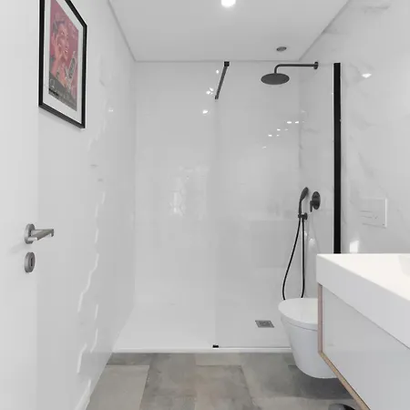 アパート Hostwise - Bright & Spacious Flat *