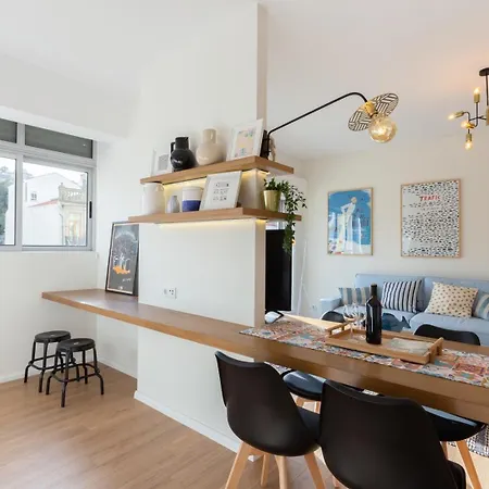 Hostwise - Bright & Spacious Flat *