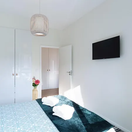 アパート Hostwise - Bright & Spacious Flat