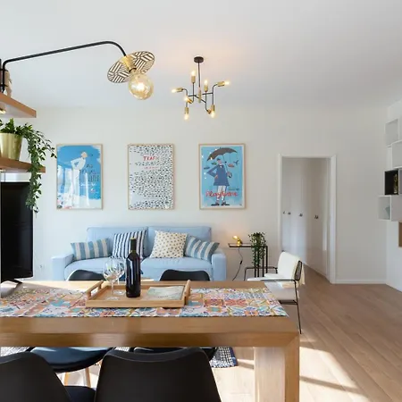 アパート Hostwise - Bright & Spacious Flat *