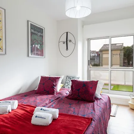 Hostwise - Bright & Spacious Flat ポルト
